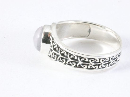 Bewerkte zilveren ring met rozenkwarts afbeelding 2