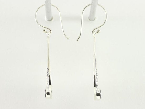 Opengewerkte zilveren oorbellen met amethist afbeelding 2