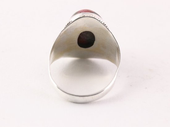 Bewerkte zilveren ring met rhodoniet afbeelding 3