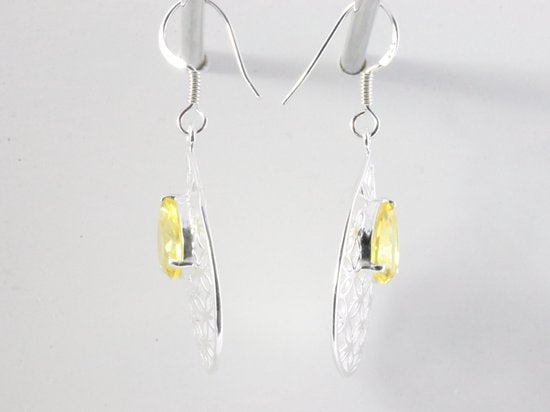 Opengewerkte zilveren oorbellen met citrien afbeelding 2