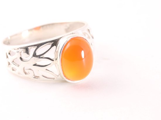 Opengewerkte zilveren ring met carneool afbeelding 1