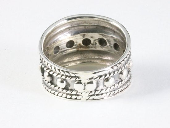 Brede zilveren ring met circels en kabelpatronen afbeelding 3