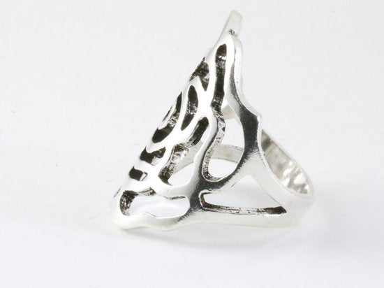 Grote opengewerkte zilveren ring met roos motief afbeelding 2