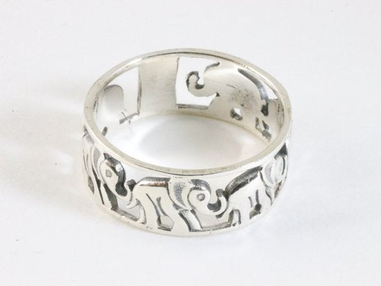 Opengewerkte zilveren ring met olifanten afbeelding 3