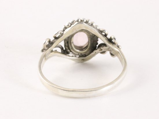 Fijne bewerkte zilveren ring met rozenkwarts afbeelding 3