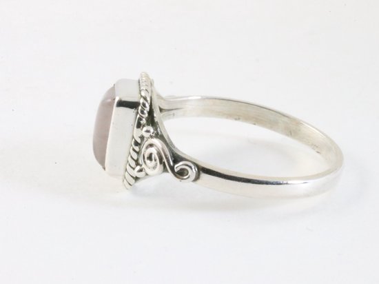 Fijne bewerkte zilveren ring met rozenkwarts afbeelding 2