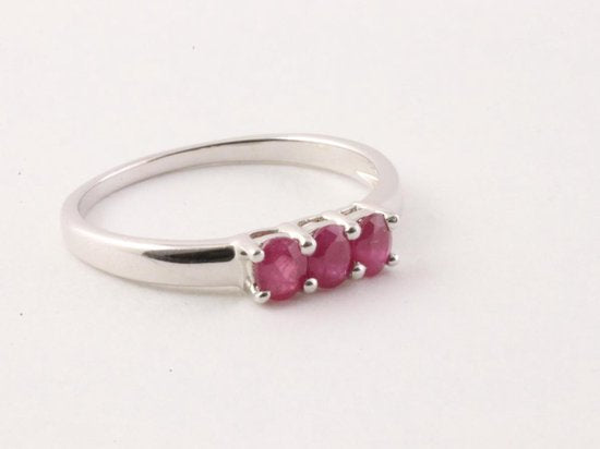 Fijne zilveren ring met robijn afbeelding 1