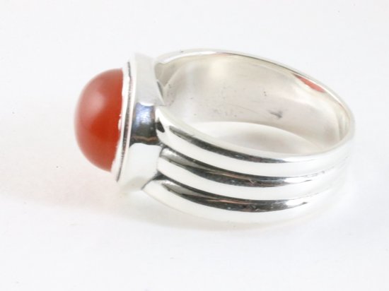 Zware zilveren ring met carneool afbeelding 2