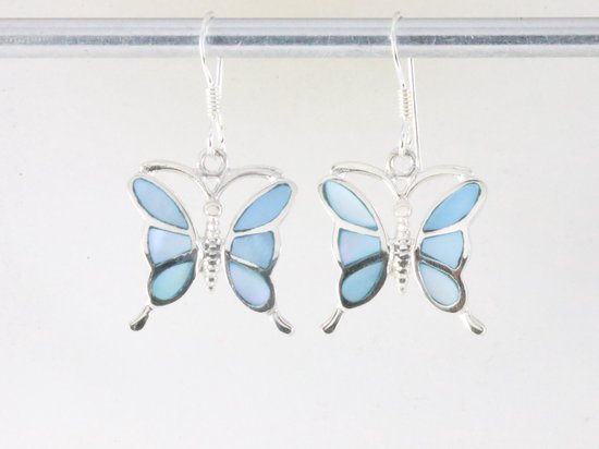 Zilveren vlinder oorbellen met blauwe schelp afbeelding 3