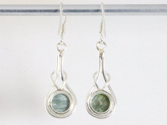 Zilveren oorbellen met groene serafiniet afbeelding 2