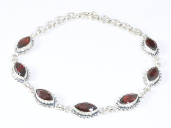 Bewerkte zilveren armband met granaat afbeelding 1