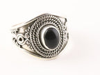 Bewerkte zilveren ring met onyx afbeelding 1