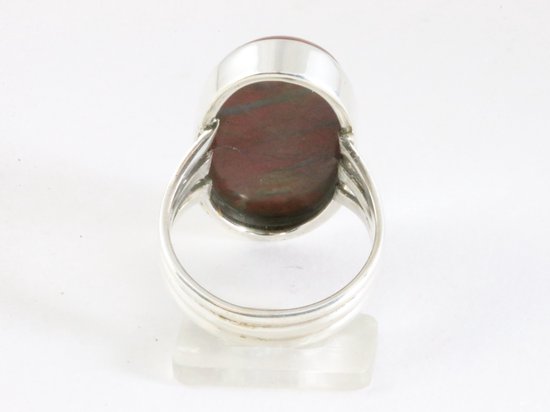 Grote ovale zilveren ring met rode jaspis afbeelding 3