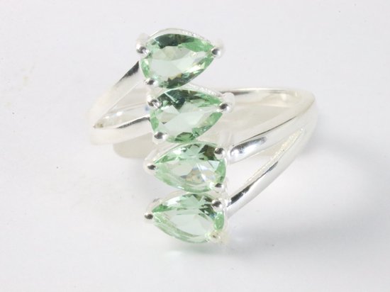 Langwerpige hoogglans zilveren ring met groene amethist stenen afbeelding 4