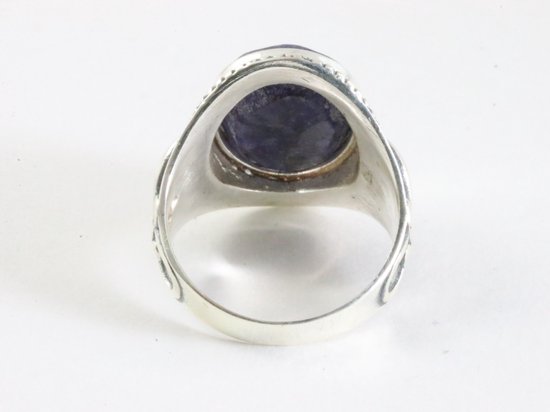 Zware bewerkte zilveren ring met blauwe saffier afbeelding 3