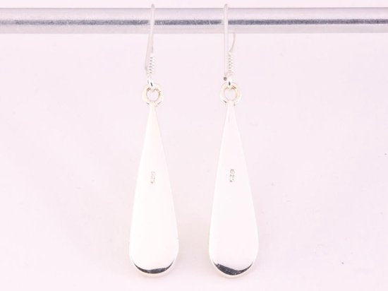 Druppelvormige zilveren oorbellen met welo opaal afbeelding 3