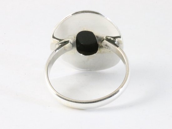 Bewerkte ovale zilveren ring met onyx afbeelding 3