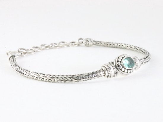 Traditionele zilveren snake armband met aquamarijn afbeelding 2