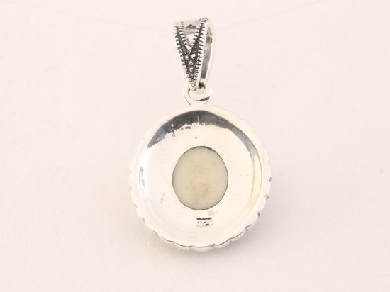 Ovale zilveren hanger met parelmoer en marcasiet afbeelding 3