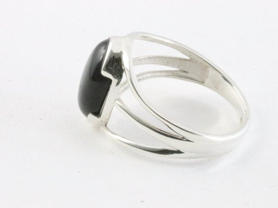 Opengewerkte zilveren ring met onyx afbeelding 2