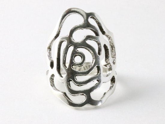 Grote opengewerkte zilveren ring met roos motief afbeelding 4