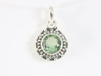 Fijne bewerkte ronde zilveren hanger met groene amethist afbeelding 4