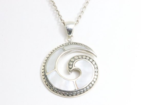 Bewerkte zilveren hanger met parelmoer aan ketting afbeelding 4