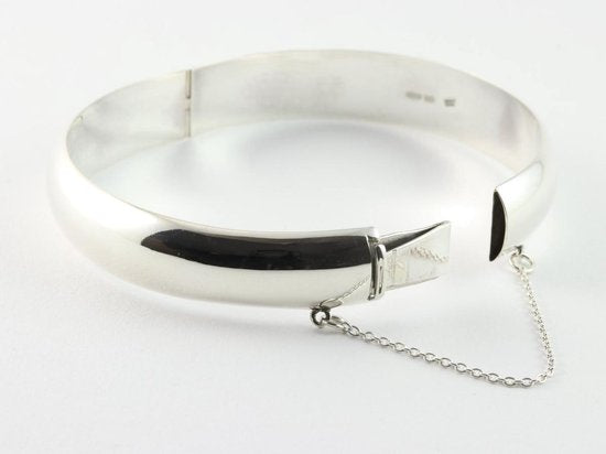 Hoogglans zilveren bangle met kliksluiting afbeelding 2