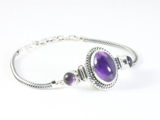 Bewerkte zilveren armband met amethist afbeelding 2