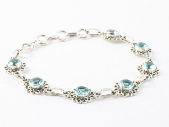 Bewerkte zilveren armband met blauwe topaas afbeelding 2