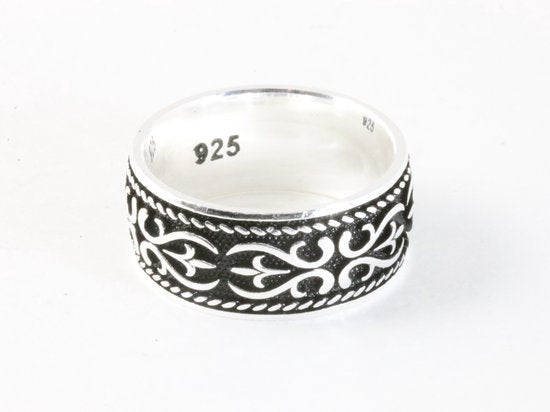 Zilveren ring met fantasie gravering afbeelding 2
