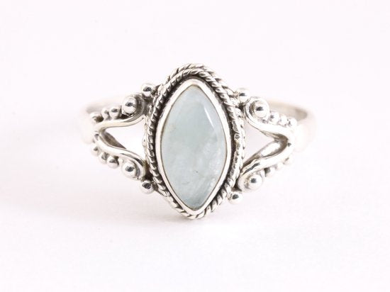 Fijne bewerkte zilveren ring met aquamarijn afbeelding 4