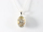 Ovale zilveren hanger met calciet aan ketting afbeelding 3