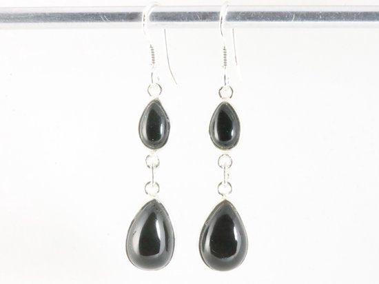 Fijne lange zilveren oorbellen met onyx afbeelding 4