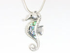 Zilveren zeepaardje met abalone schelp aan ketting afbeelding 4