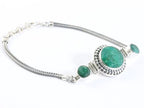 Bewerkte zilveren armband met smaragd afbeelding 2