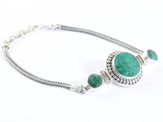 Bewerkte zilveren armband met smaragd afbeelding 2