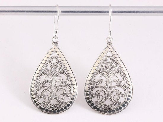 Traditionele zilveren filigrein oorbellen afbeelding 4