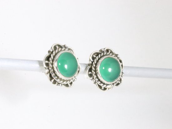 Fijne bewerkte zilveren oorstekers met groene onyx afbeelding 2