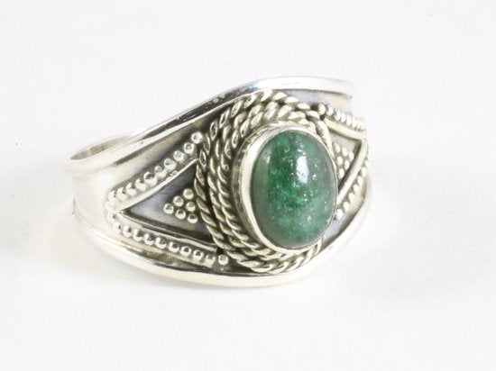 Bewerkte zilveren ring met jade afbeelding 1