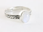 Fijne bewerkte zilveren ring met regenboog maansteen afbeelding 1