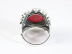 Grote bewerkte zilveren ring met robijn afbeelding 3