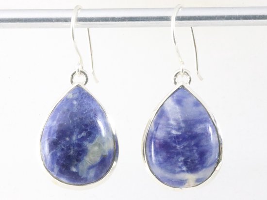 Druppelvormige hoogglans zilveren oorbellen met sodaliet afbeelding 4