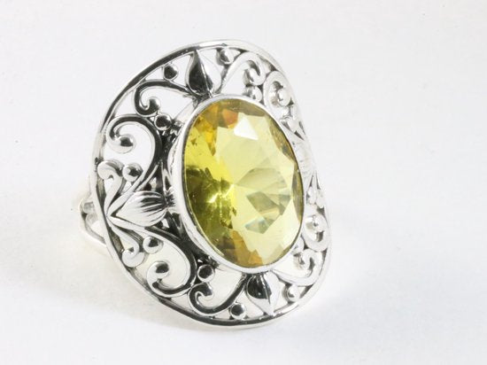 Opengewerkte zilveren ring met citrien afbeelding 1