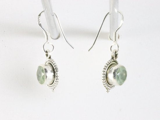 Fijne bewerkte ronde zilveren oorbellen met prehniet afbeelding 2