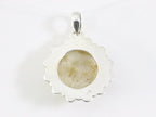 Ronde bewerkte zilveren hanger met gouden rutielkwarts afbeelding 3