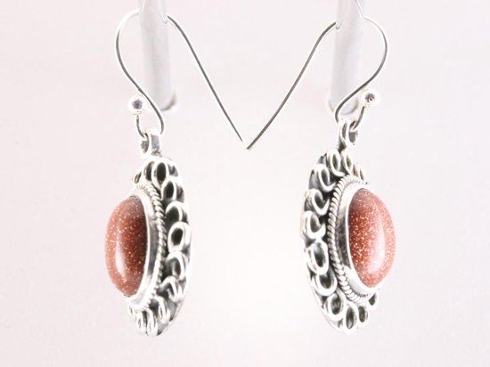 Bewerkte zilveren oorbellen met goudsteen afbeelding 2