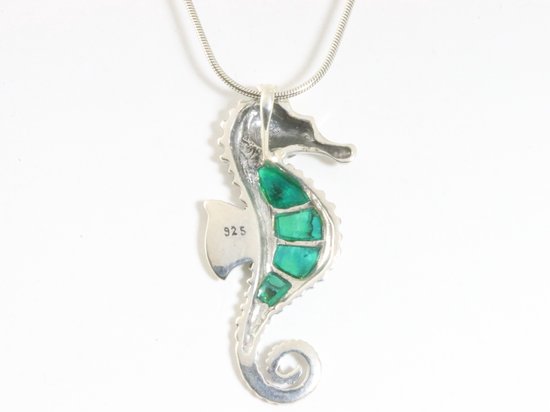 Zilveren zeepaardje met abalone schelp aan ketting afbeelding 3