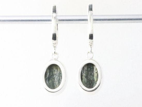 Hoogglans zilveren oorbellen met groene Zwitserse opaal afbeelding 2