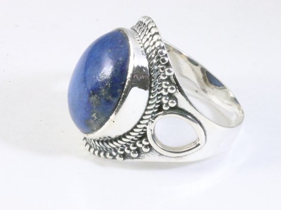 Bewerkte zilveren ring met lapis lazuli afbeelding 2